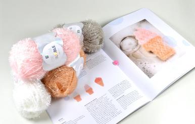 Creative Bubble Häkelset Softeis mit Anleitung, Garn und Smileyknopf 