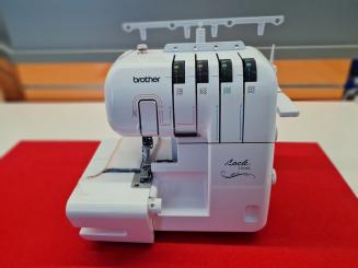 Vorführmaschine: Brother 2104D Overlock 