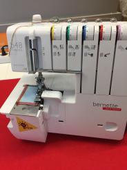 Vorführmaschine: Bernette b48 Funlok Overlock- / Coverstich Maschine 