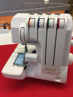 Vorführmaschine: Baby Lock Success Lily 