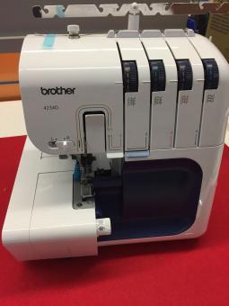 Vorführmaschine: Brother 4234D Overlock 